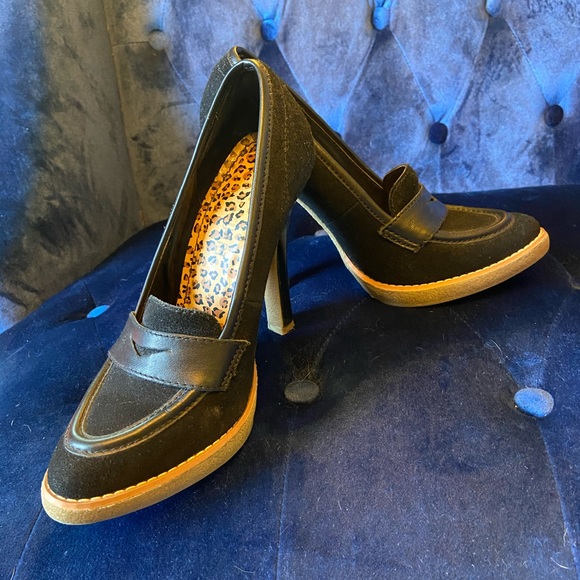 Black Loafer Style 4.25-inch Heels - Picture 2 of 3